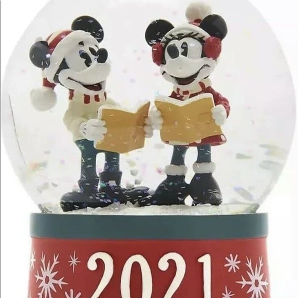 Disney Holiday Disney Christmas Snow Globe Poshmark
